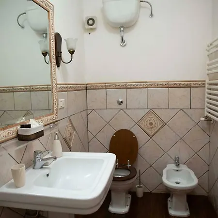 Santa Lucia 16 Apartment